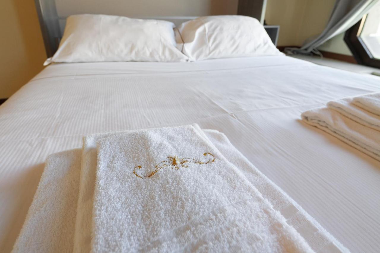 Duomo Luxury Apartment VII มิลาน ภายนอก รูปภาพ